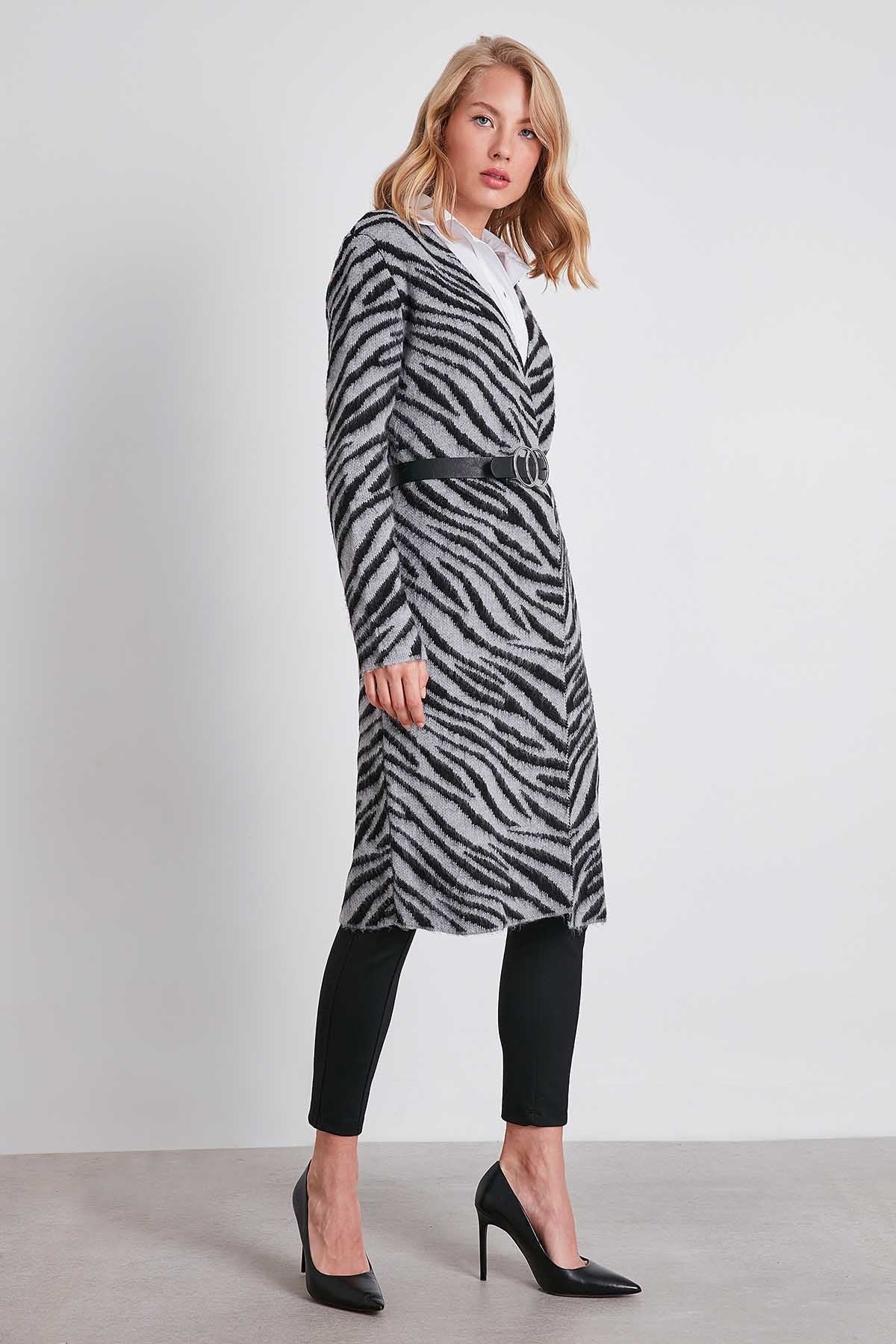 ZEBRA PATTERN LONG KNITTED CARDIGAN