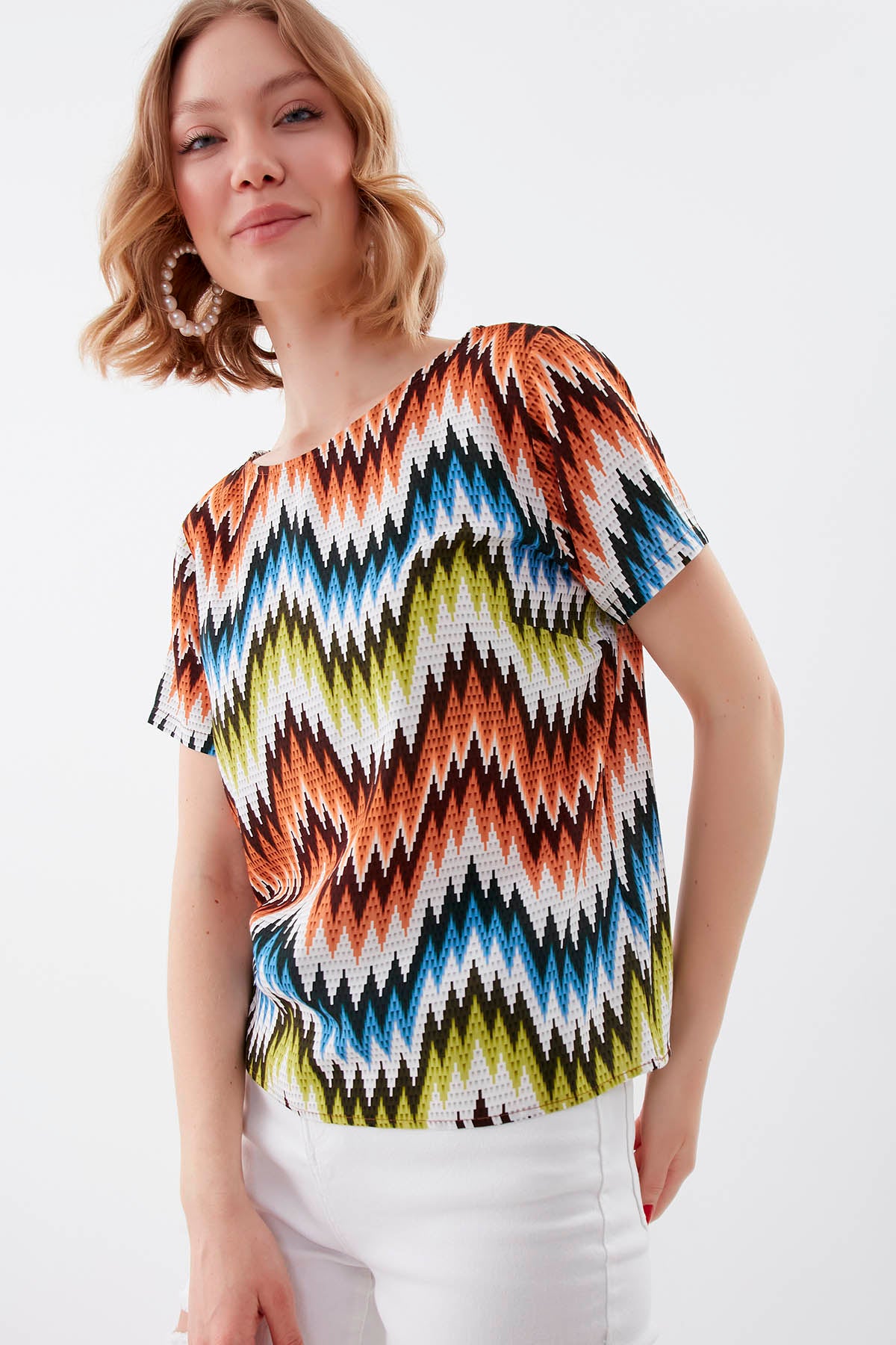 ZIGZAG PATTERN SHORT SLEEVE BLOUSE