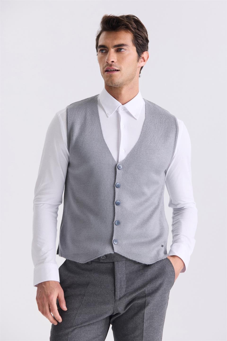 Gray Slim Fit Knitted Vest With Buttons