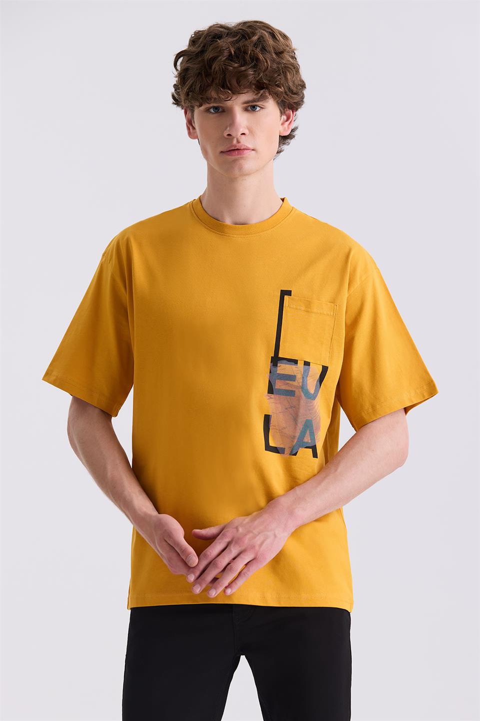 Round Collar T Shirt With Yellow Print