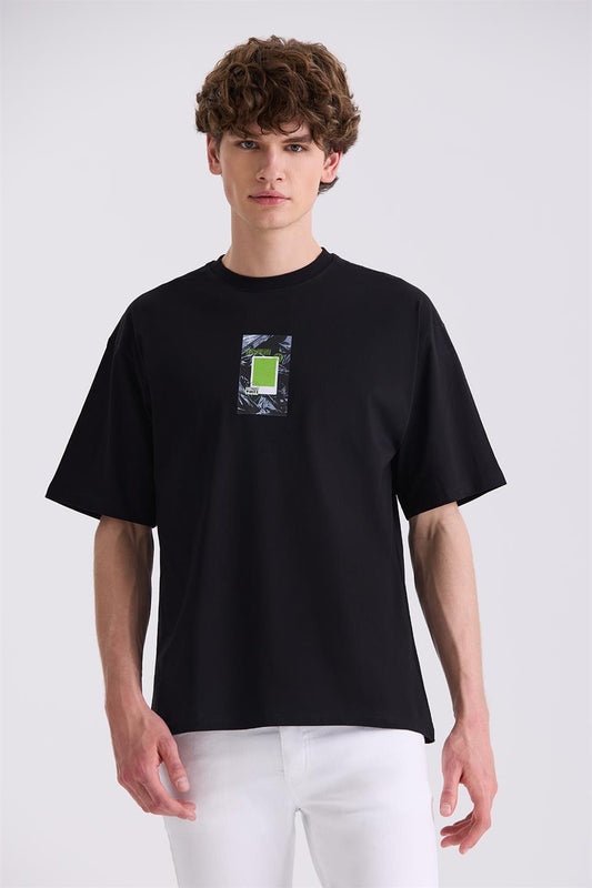 Round Collar T Shirt With Black Print