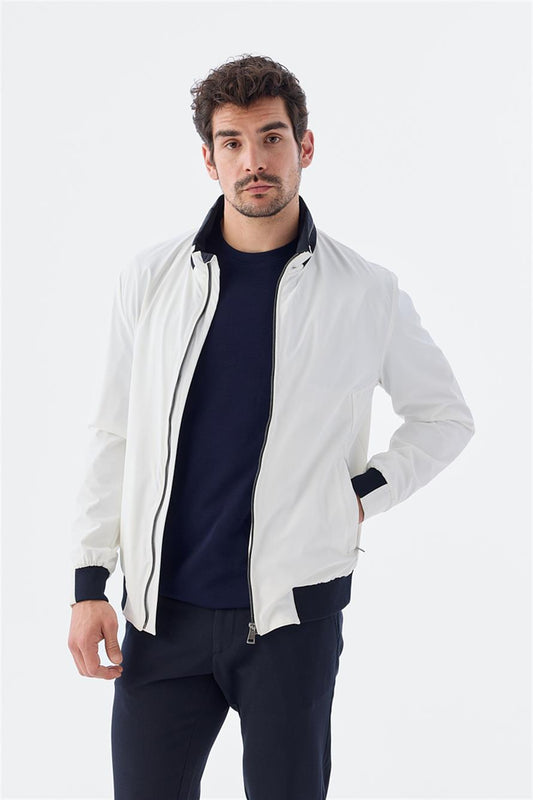 White Comfort Fit Hooded Comfortable Seasonal Sports Jacket