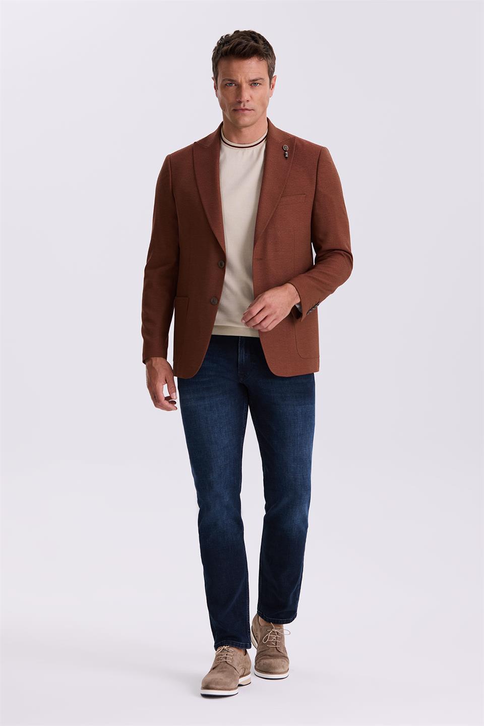 Red Regular Fit Squirrel Collar Bag And Pocket Jacket