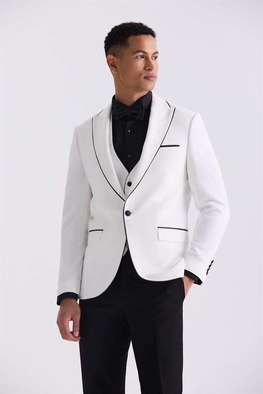 White Slim Fit Sharp Collar Suit With A Coat