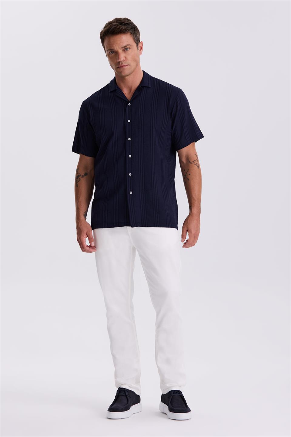 Navy Classic Fit Cutaway Collar Comfortable Shirt With Short Sleeves
