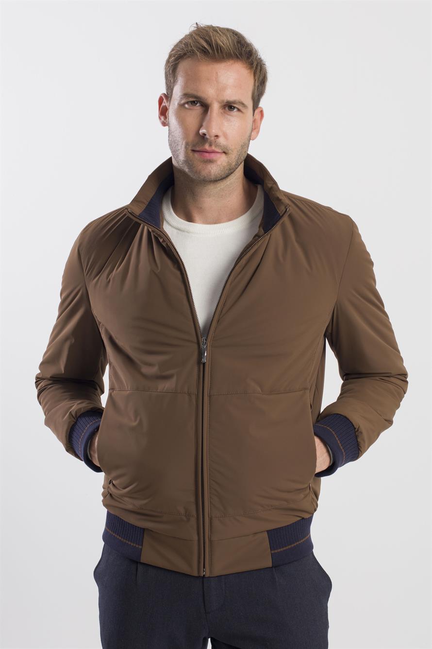 Camel Comfort Fit With A Straight Collar