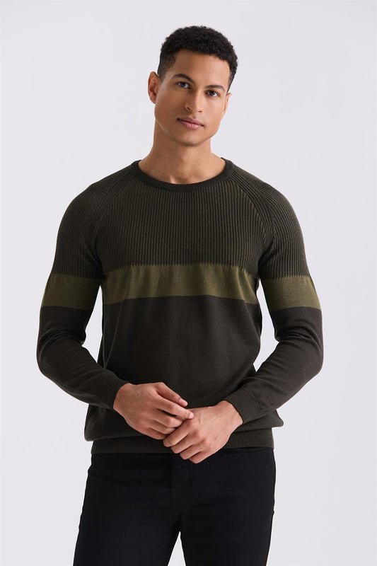 Khaki Slim Fit Round Collar Knitted Sweater With A Striped Pattern