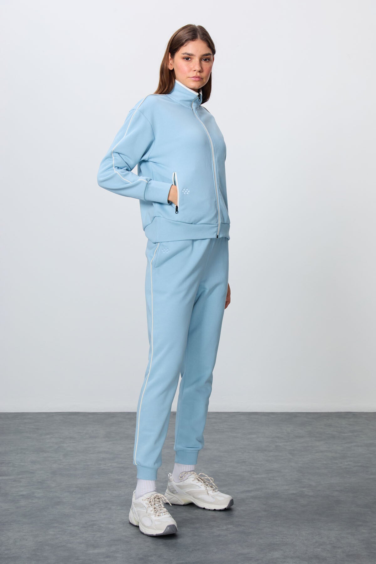 Light Blue Compact Cotton Thick Smooth Textured Stand Collar Oversize Fit Women's Tracksuit Set - 95340