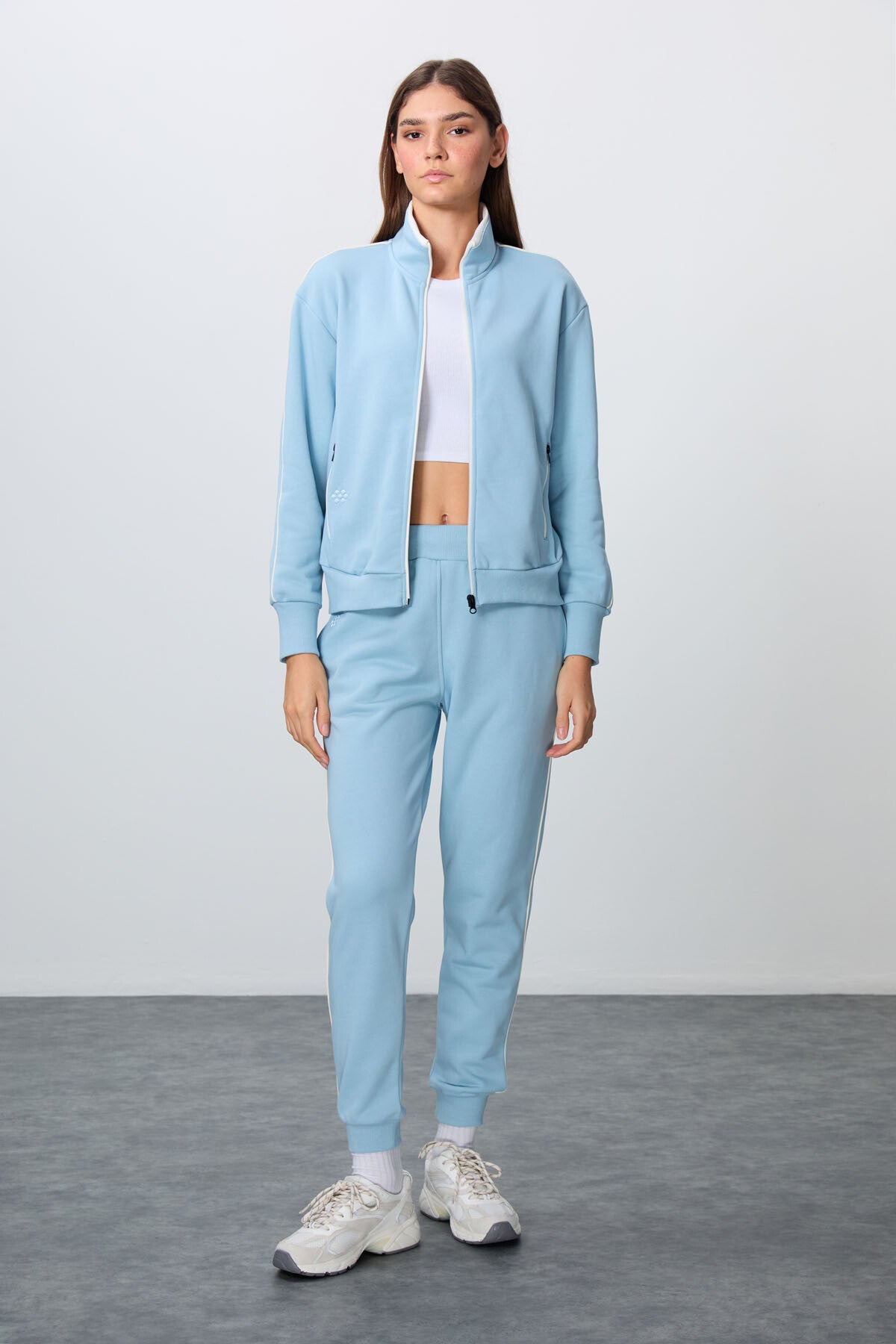 Light Blue Compact Cotton Thick Smooth Textured Stand Collar Oversize Fit Women's Tracksuit Set - 95340