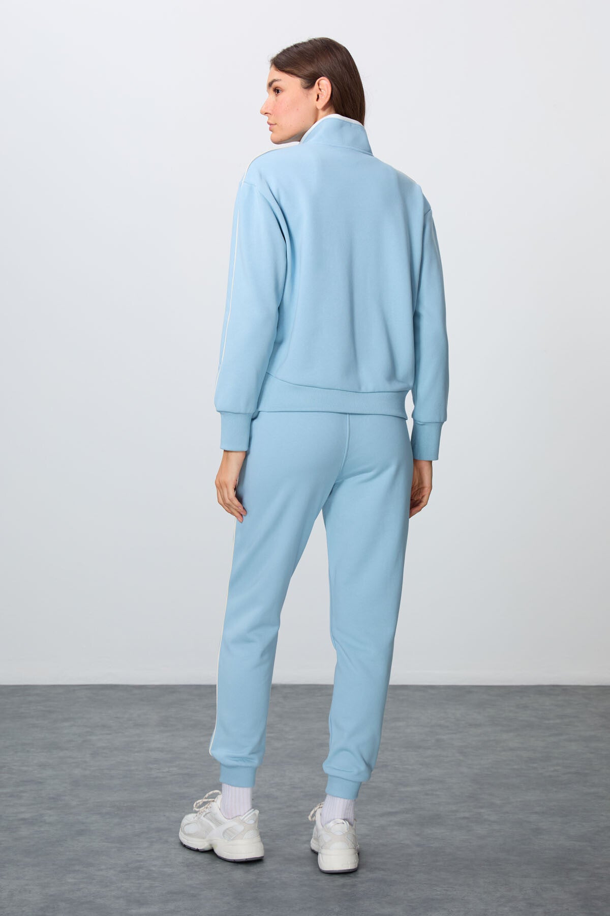 Light Blue Compact Cotton Thick Smooth Textured Stand Collar Oversize Fit Women's Tracksuit Set - 95340