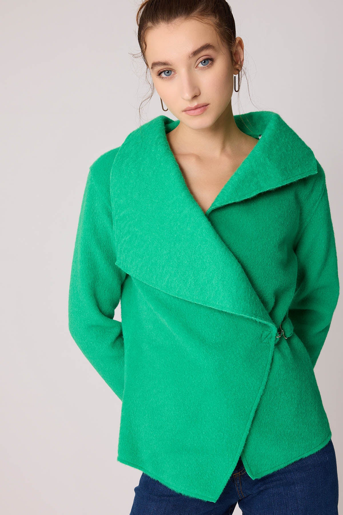 ASYMMETRIC JACKET WITH BUCKLE BINDING