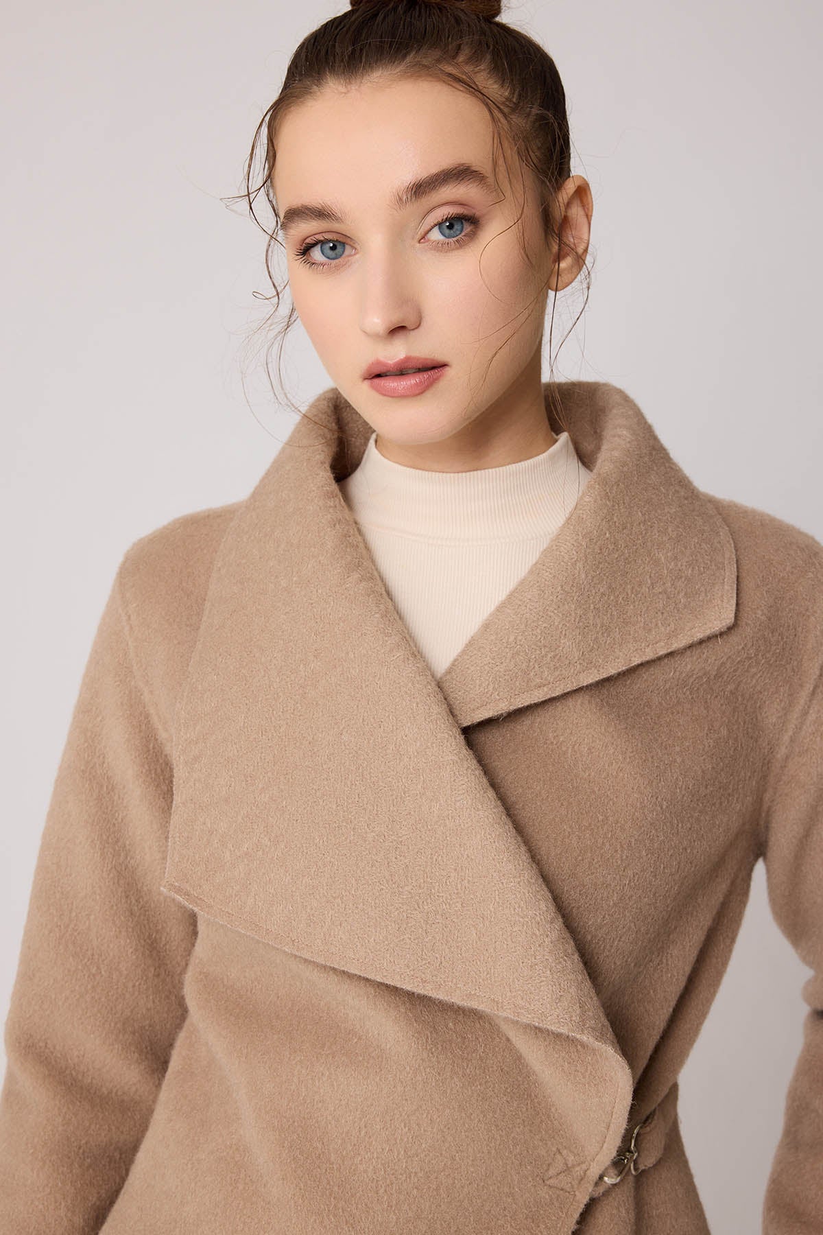 ASYMMETRIC JACKET WITH BUCKLE BINDING