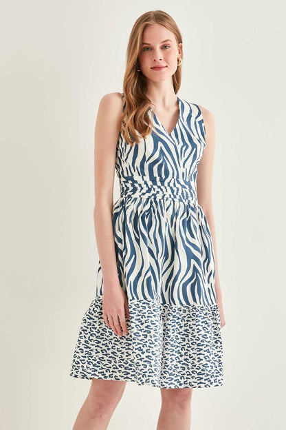 ANIMAL PATTERN V COLLAR MIDI DRESS