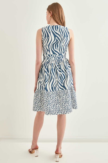 ANIMAL PATTERN V COLLAR MIDI DRESS