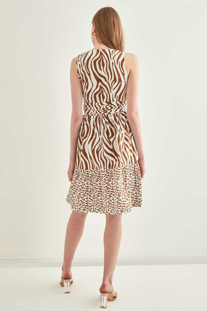 ANIMAL PATTERN V COLLAR MIDI DRESS