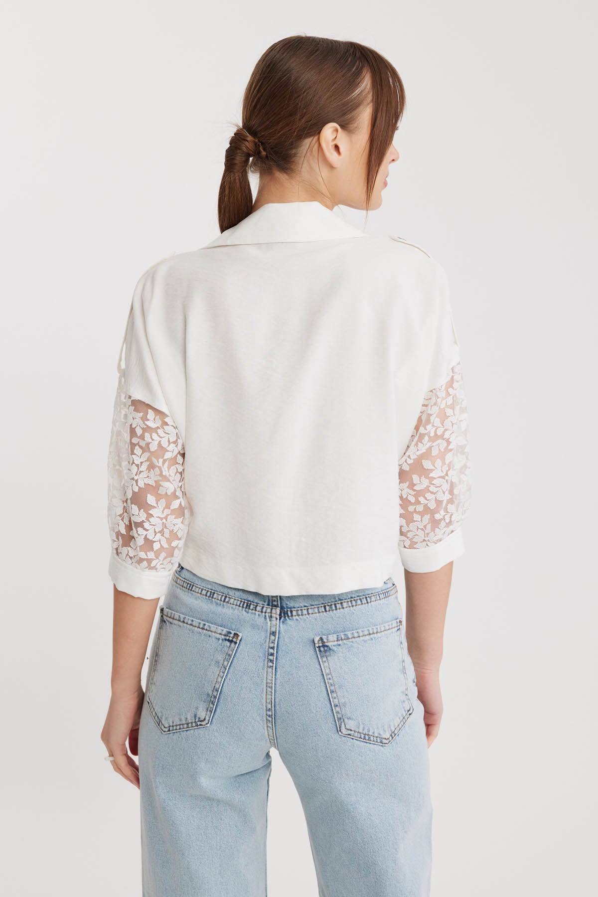 ZIPPERED JACKET WITH DETAILED SLEEVES