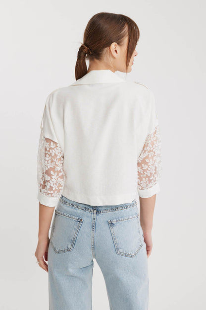 ZIPPERED JACKET WITH DETAILED SLEEVES