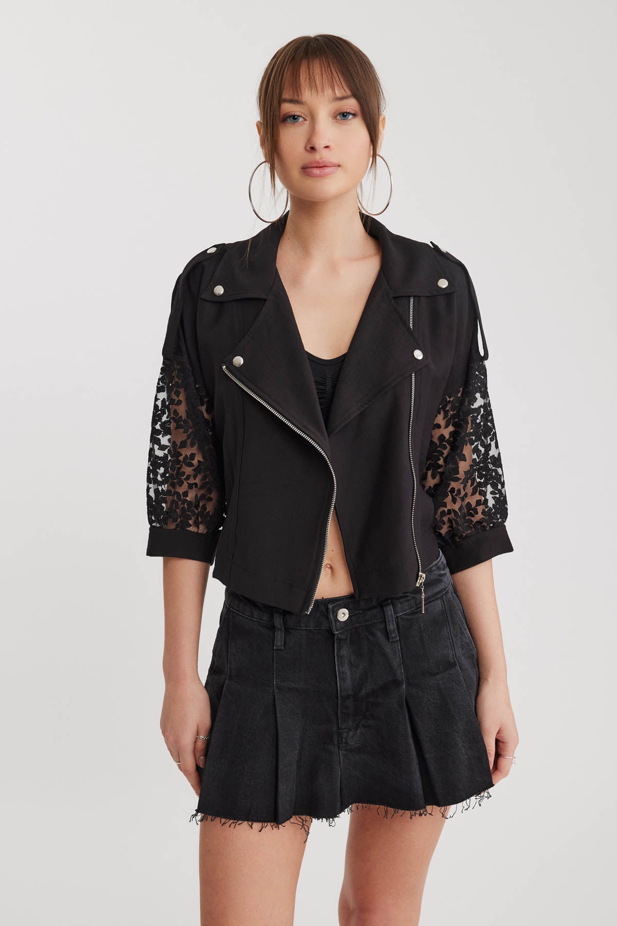ZIPPERED JACKET WITH DETAILED SLEEVES