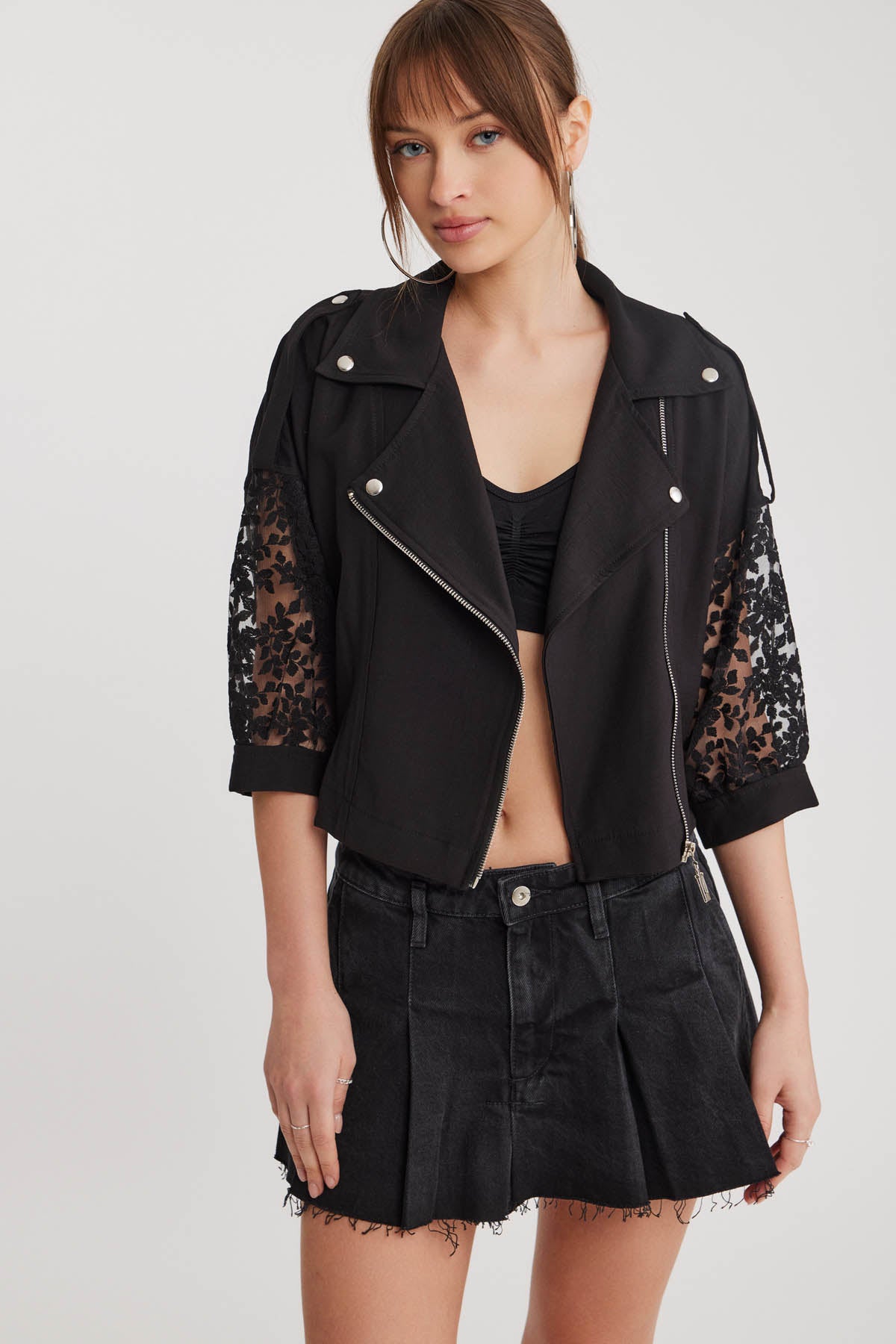 ZIPPERED JACKET WITH DETAILED SLEEVES