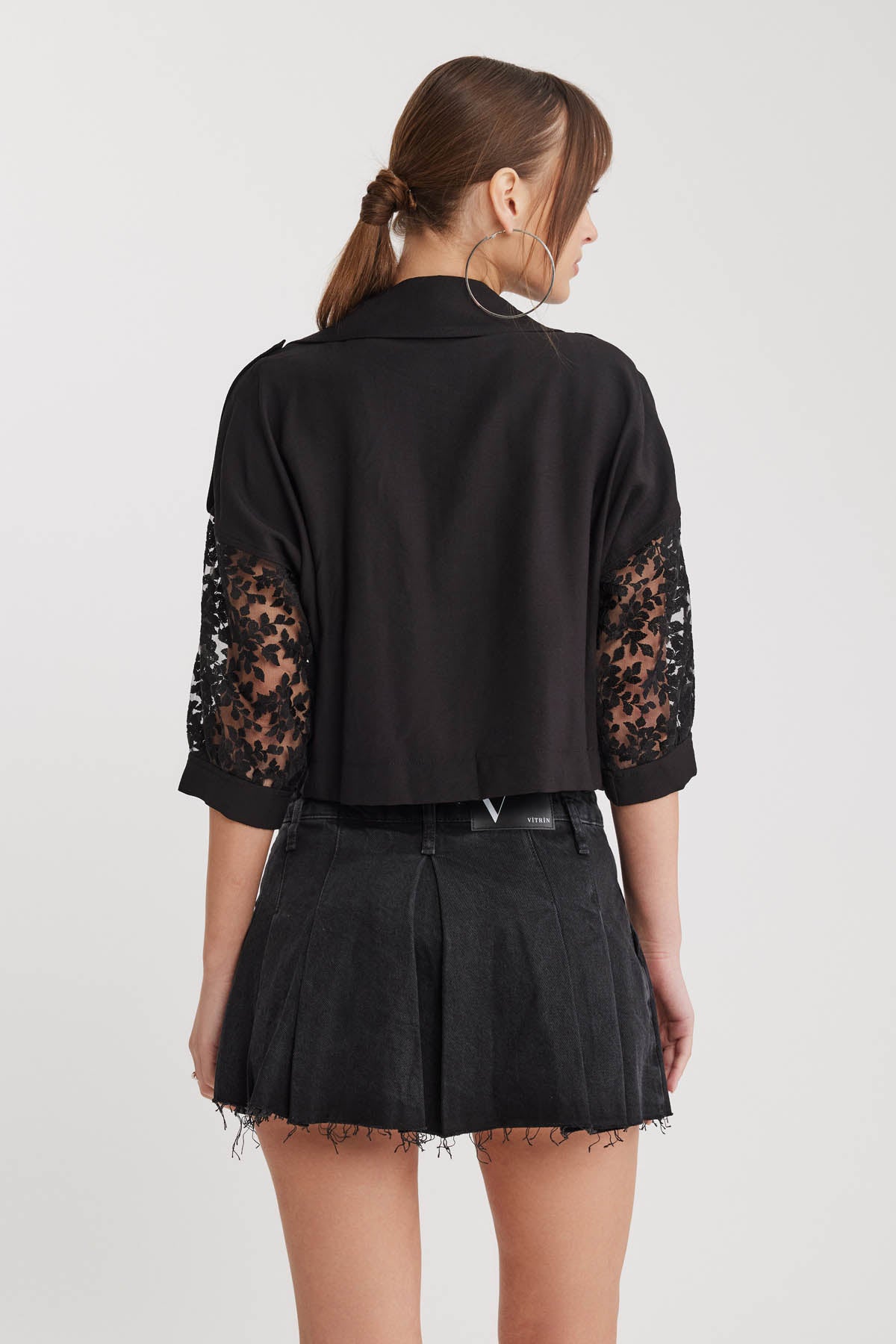 ZIPPERED JACKET WITH DETAILED SLEEVES