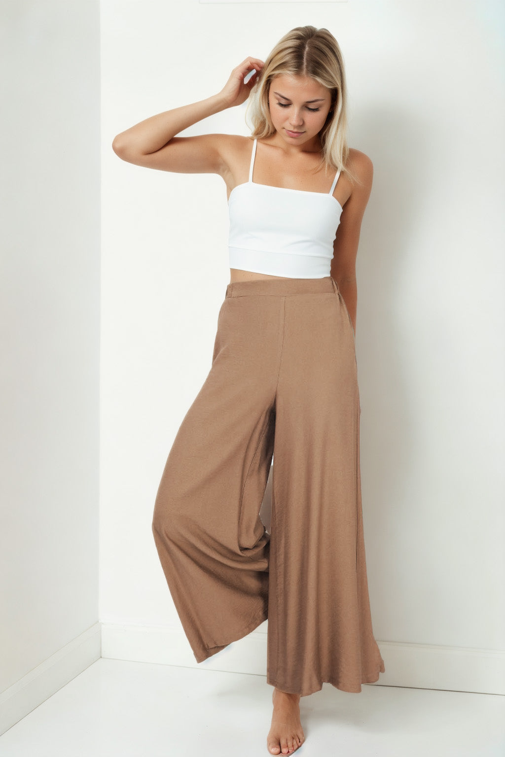 STYLISH WIDE LEG TROUSERS WITH ELASTANE BACK