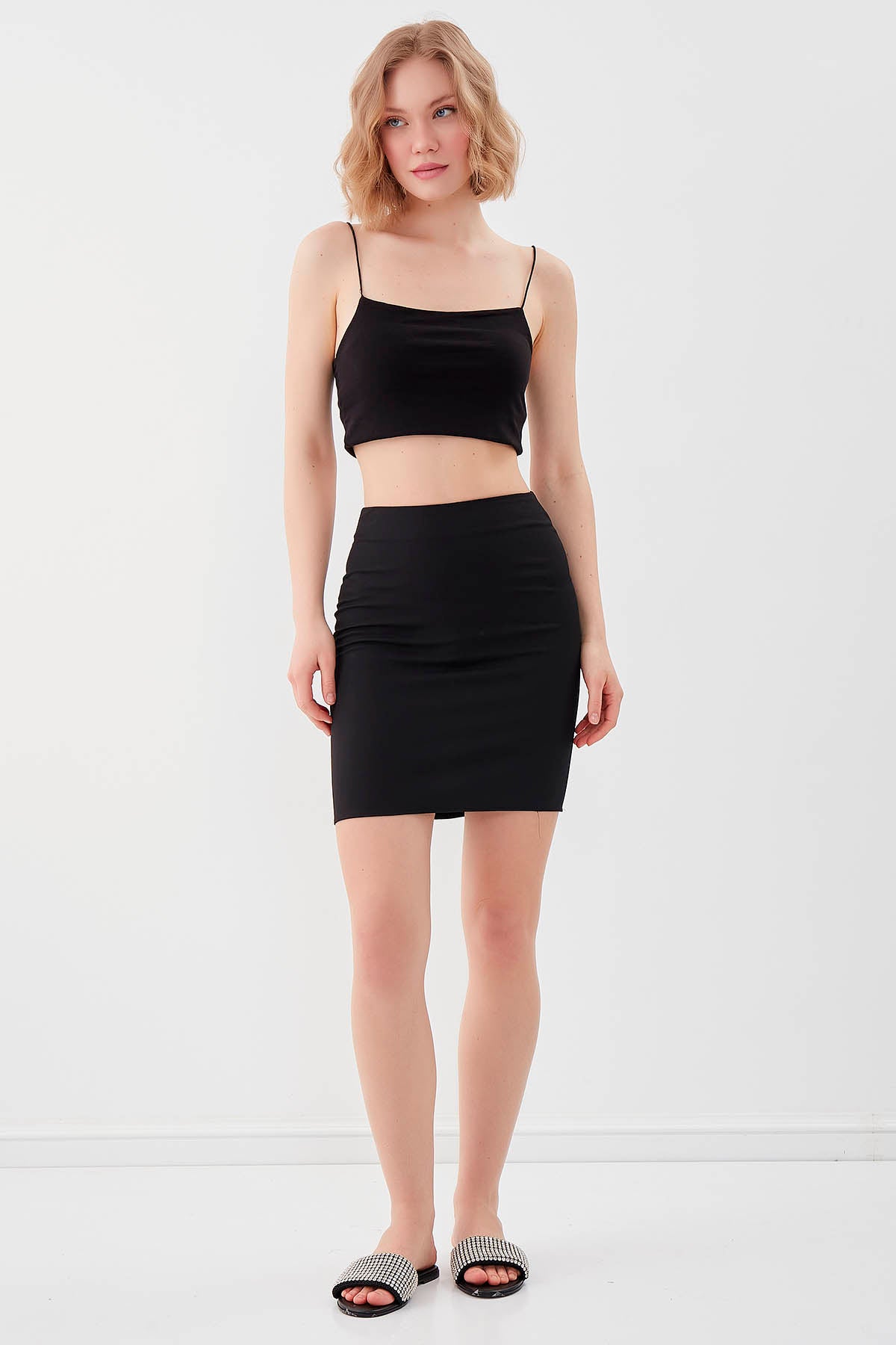 ZIPPERED PENCIL SKIRT