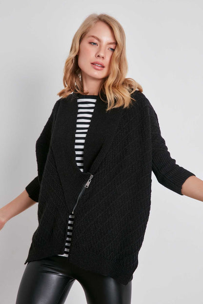 LOOSE KNITTED CARDIGAN WITH ASYMMETRIC ZIPPER