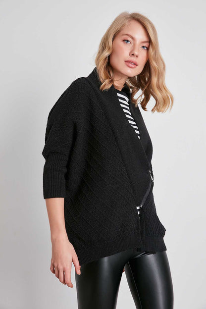 LOOSE KNITTED CARDIGAN WITH ASYMMETRIC ZIPPER