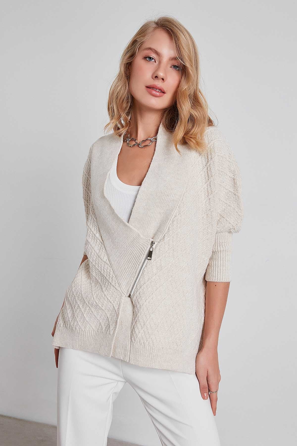 LOOSE KNITTED CARDIGAN WITH ASYMMETRIC ZIPPER