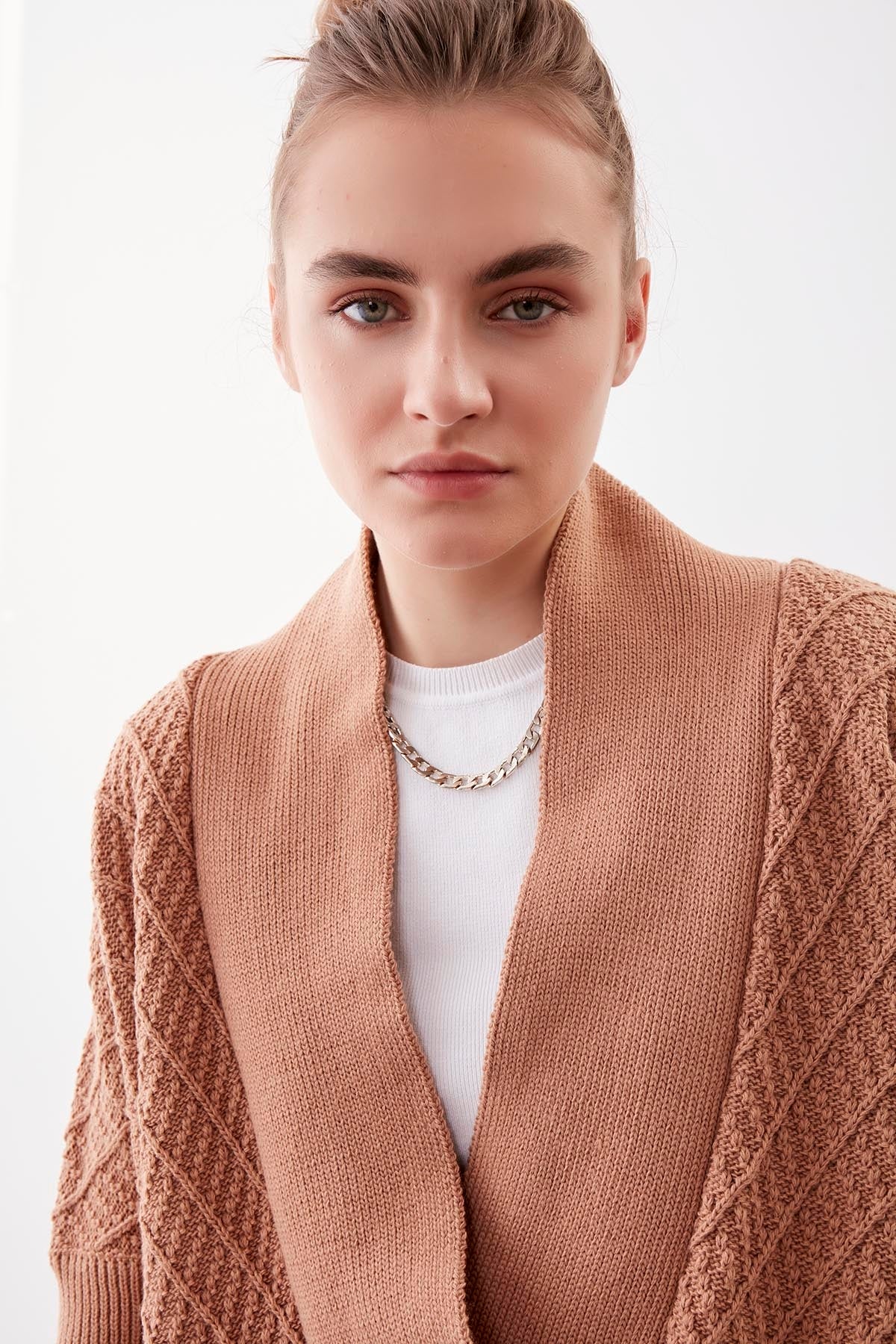 LOOSE KNITTED CARDIGAN WITH ASYMMETRIC ZIPPER