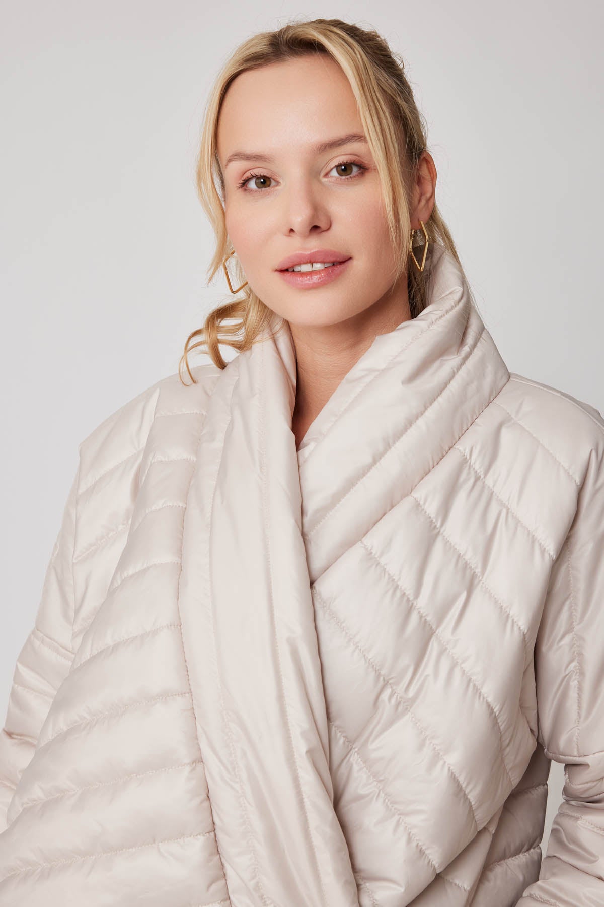 ASYMMETRIC CUT COMFY PUFFER JACKET
