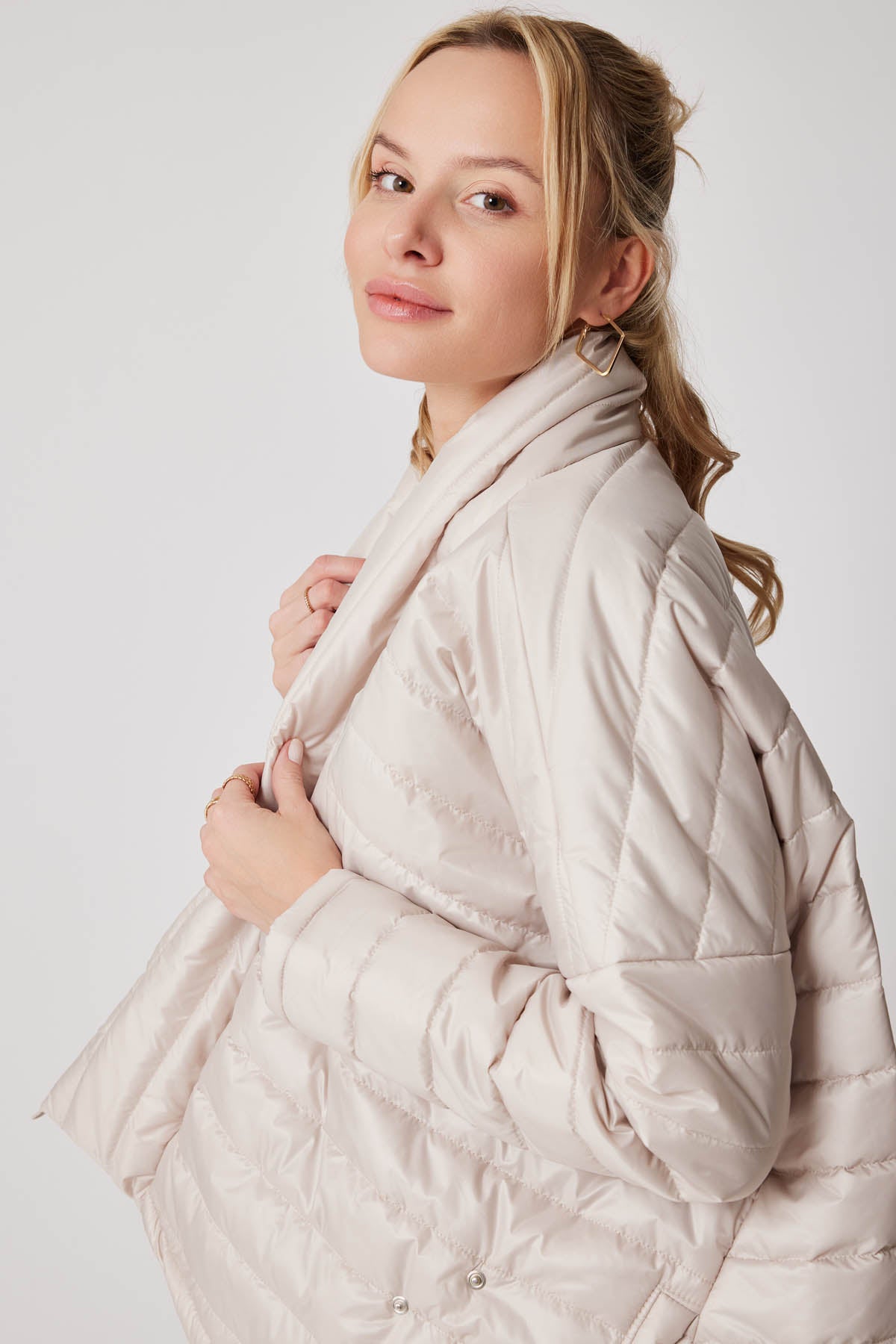 ASYMMETRIC CUT COMFY PUFFER JACKET