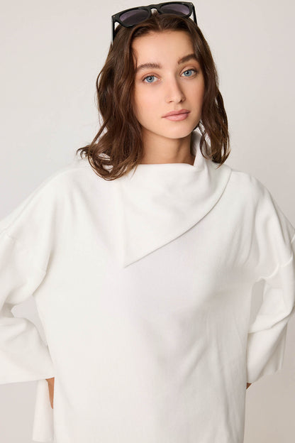 ASYMMETRIC COLLAR KNITTED BLOUSE WITH SIDES SPLITED