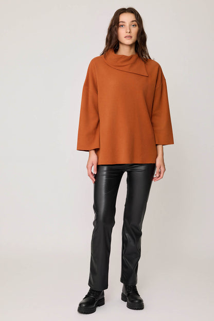 ASYMMETRIC COLLAR KNITTED BLOUSE WITH SIDES SPLITED