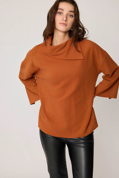 ASYMMETRIC COLLAR KNITTED BLOUSE WITH SIDES SPLITED