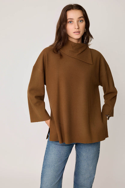 ASYMMETRIC COLLAR KNITTED BLOUSE WITH SIDES SPLITED