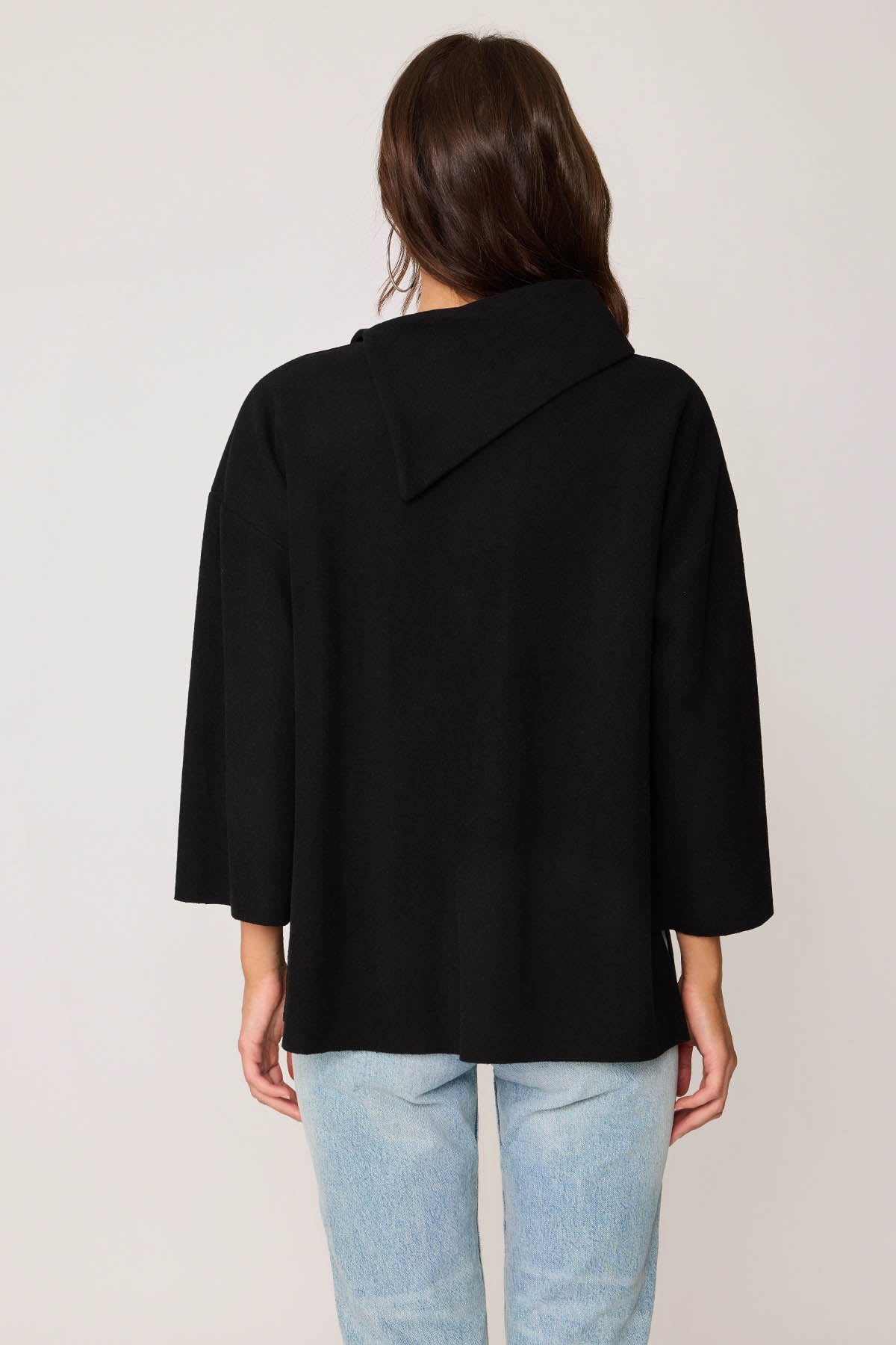 ASYMMETRIC COLLAR KNITTED BLOUSE WITH SIDES SPLITED
