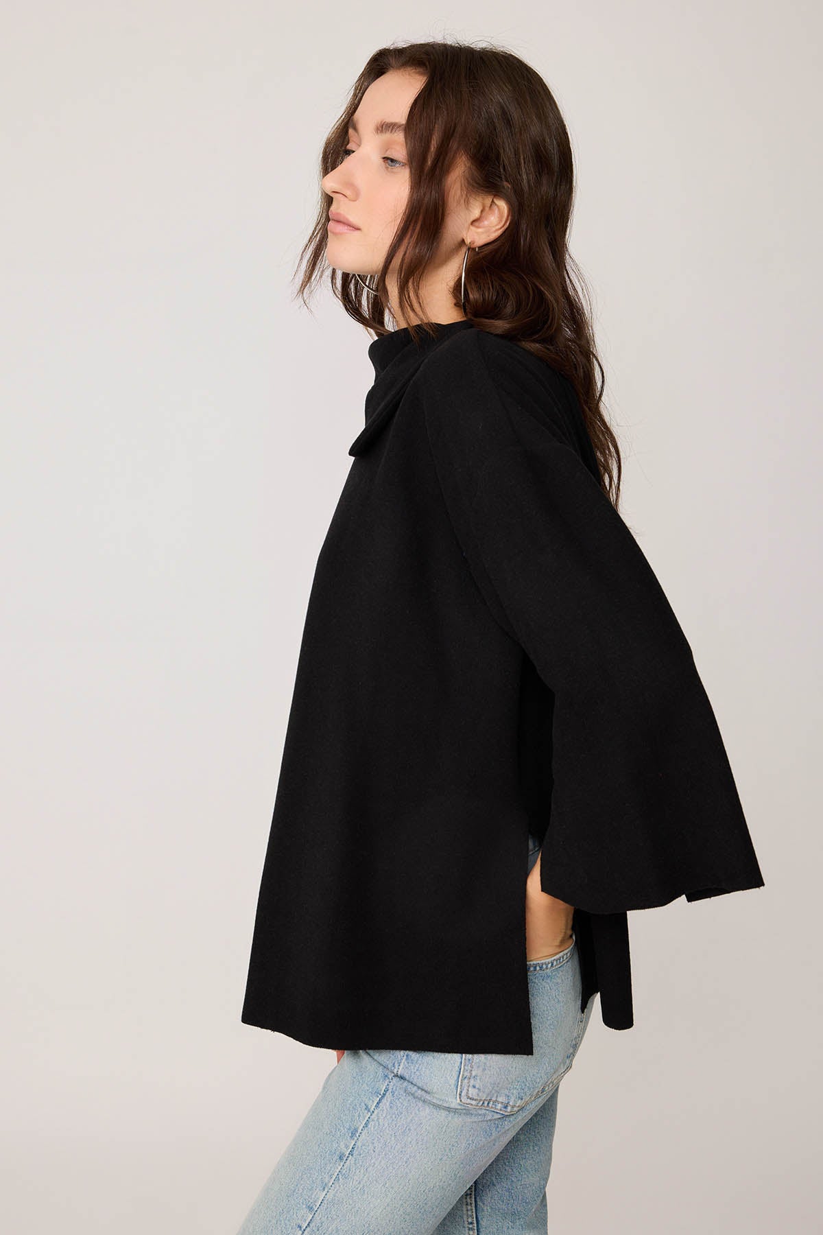 ASYMMETRIC COLLAR KNITTED BLOUSE WITH SIDES SPLITED