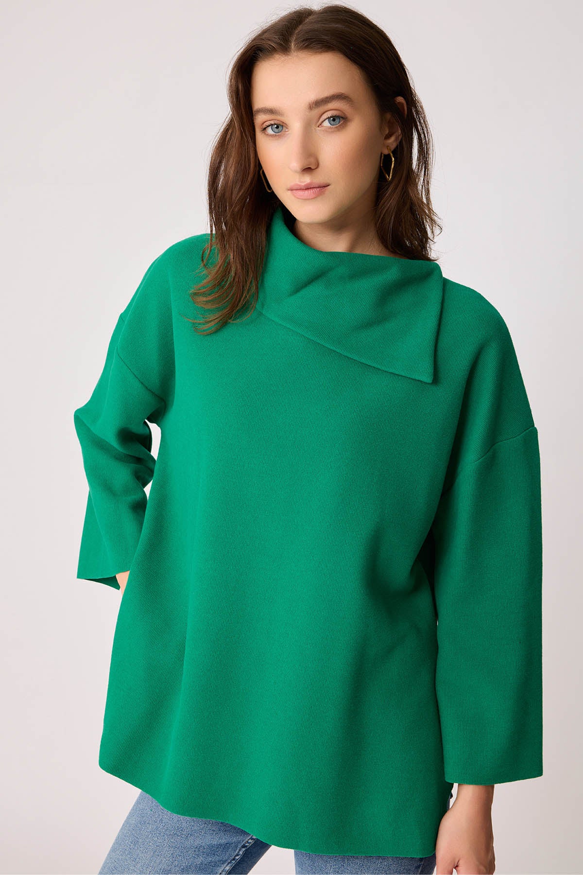 ASYMMETRIC COLLAR KNITTED BLOUSE WITH SIDES SPLITED