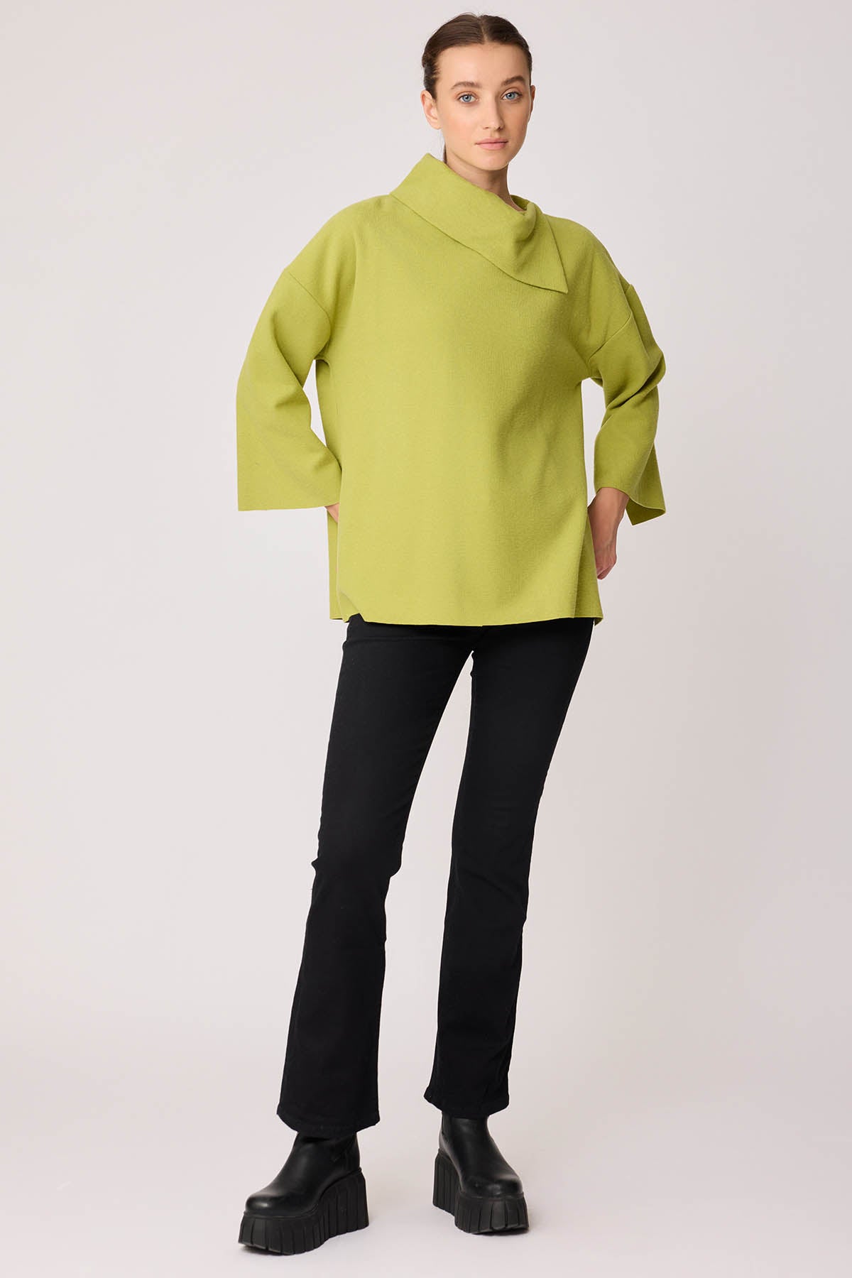 ASYMMETRIC COLLAR KNITTED BLOUSE WITH SIDES SPLITED