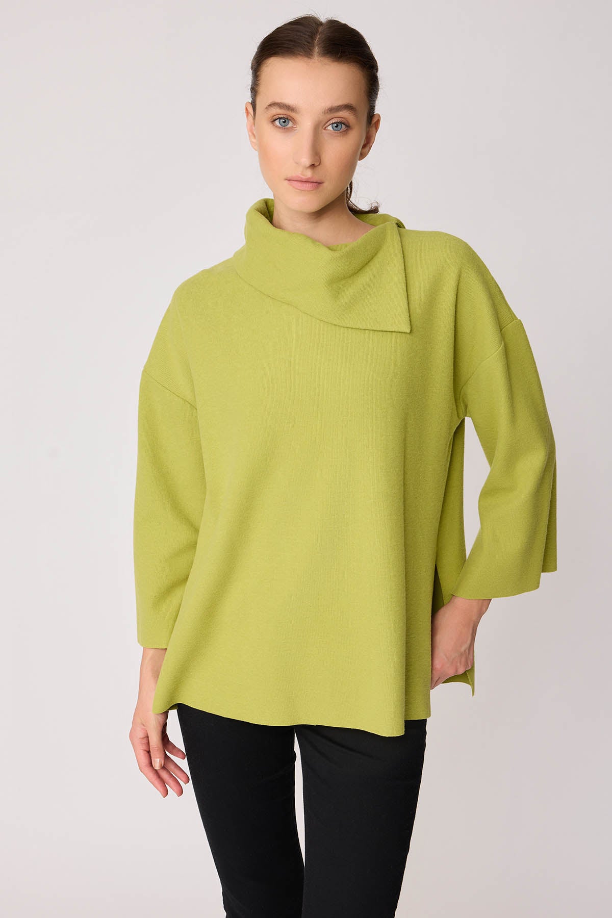 ASYMMETRIC COLLAR KNITTED BLOUSE WITH SIDES SPLITED