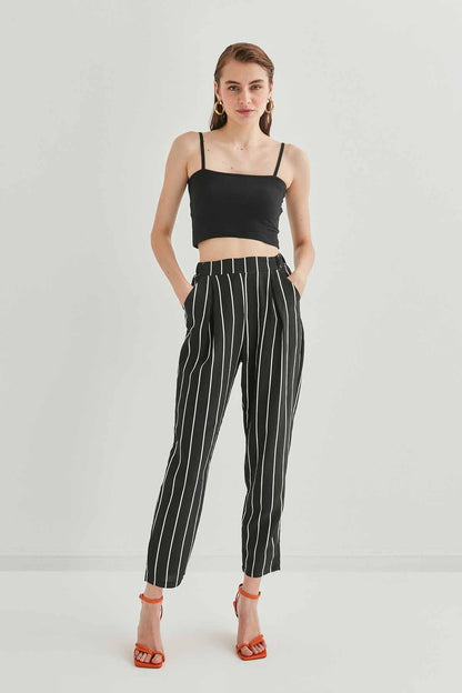 CROP SINGLET TOP