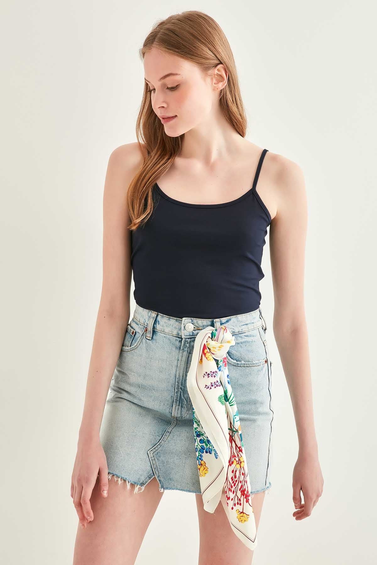 SASHED VISCOSE CROP BLOUSE