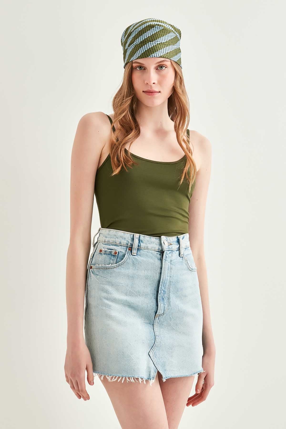 SASHED VISCOSE CROP BLOUSE
