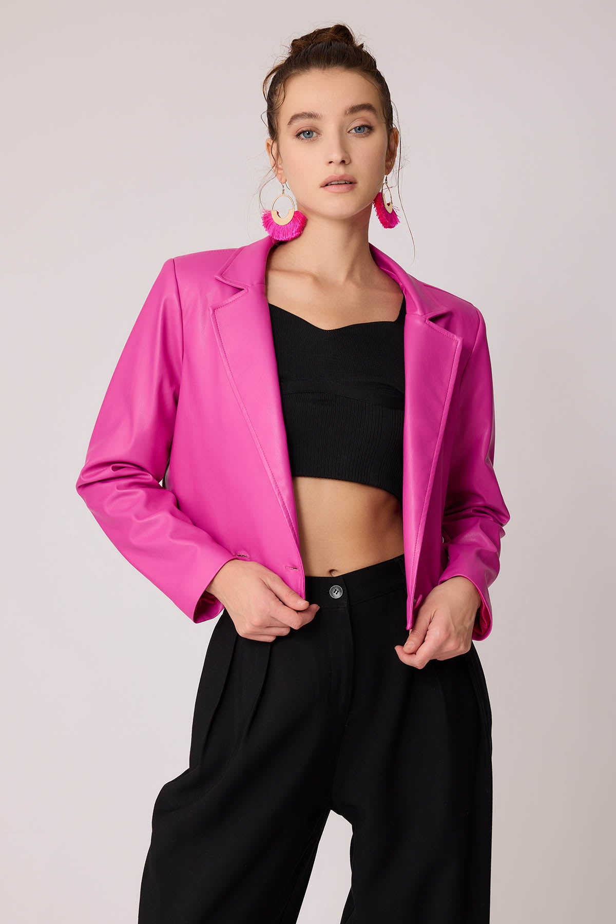 FAUX LEATHER CROP JACKET WITH ASSISTED BUTTON