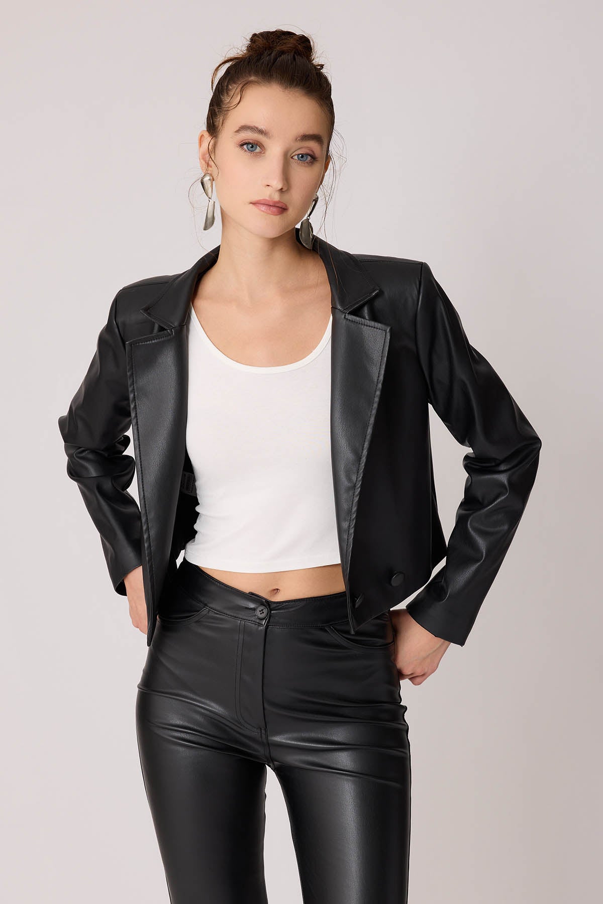 FAUX LEATHER CROP JACKET WITH ASSISTED BUTTON