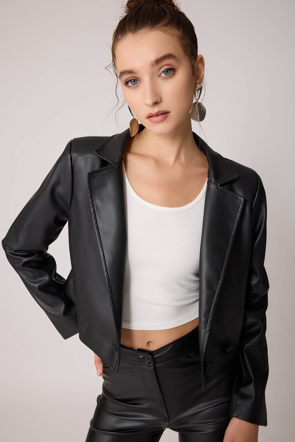 FAUX LEATHER CROP JACKET WITH ASSISTED BUTTON