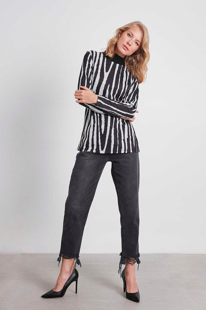KNITTED BLOUSE WITH TURTLENECK COLLAR