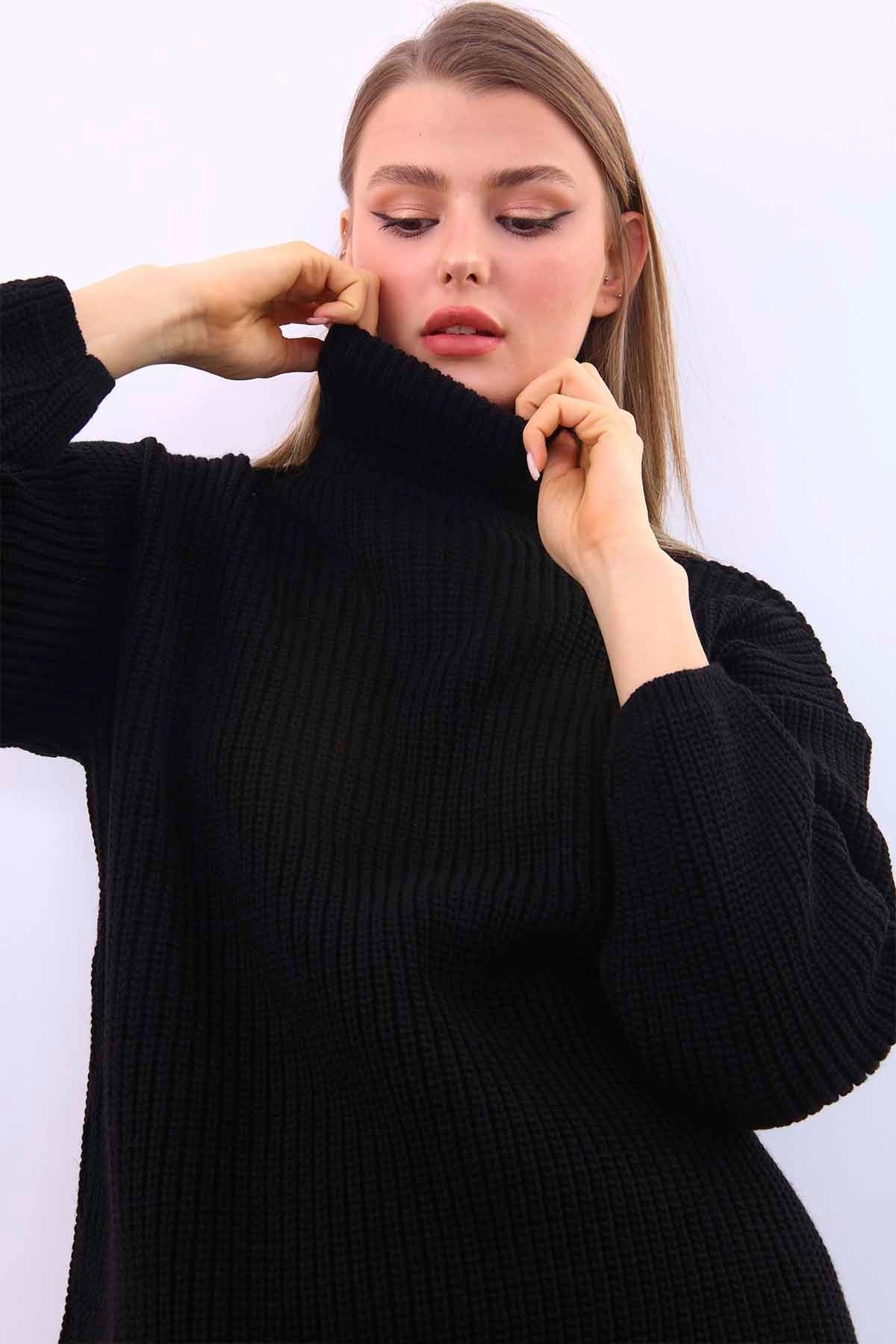 TURTLENECK KNITTED SWEATER