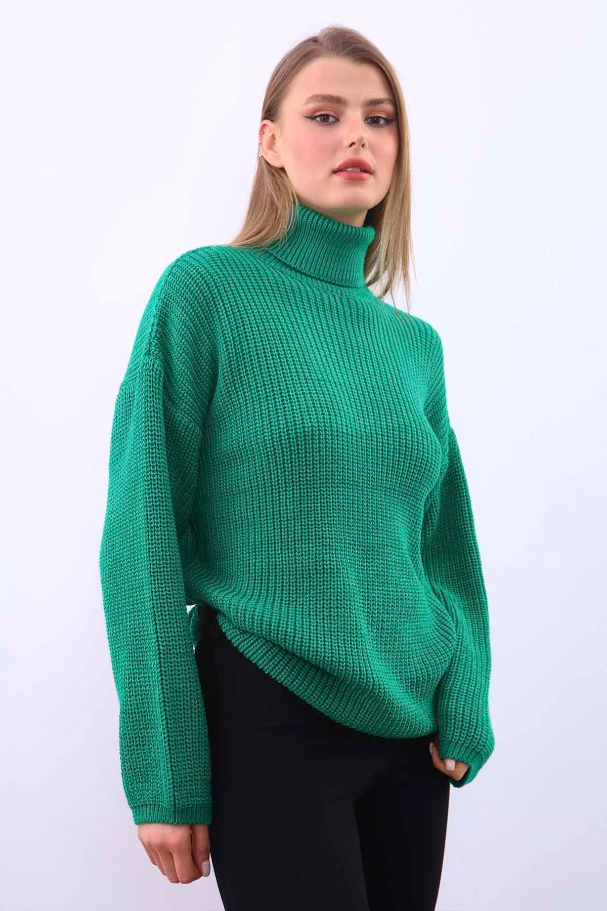 TURTLENECK KNITTED SWEATER